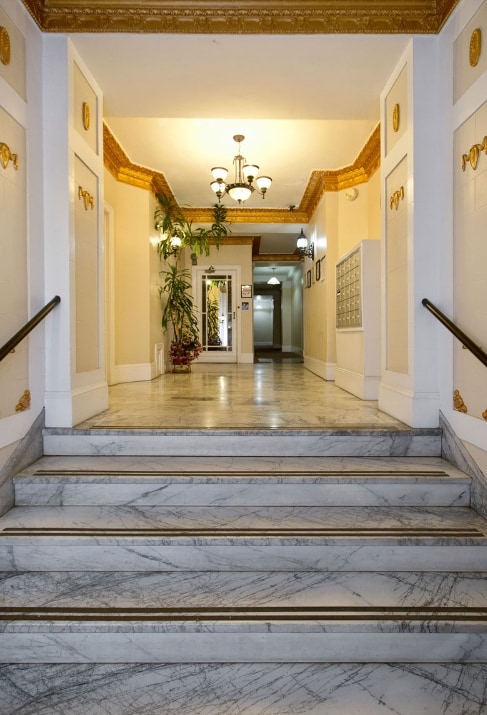 Entrance Hallway - 535 Leavenworth