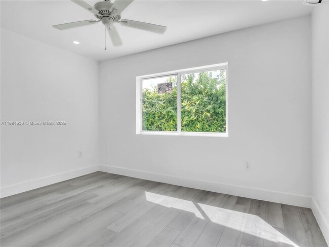 Building Photo - 10640 SW 96th St
