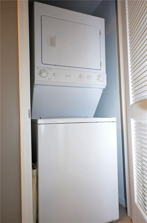 Building Photo - 1000 Providence Pl