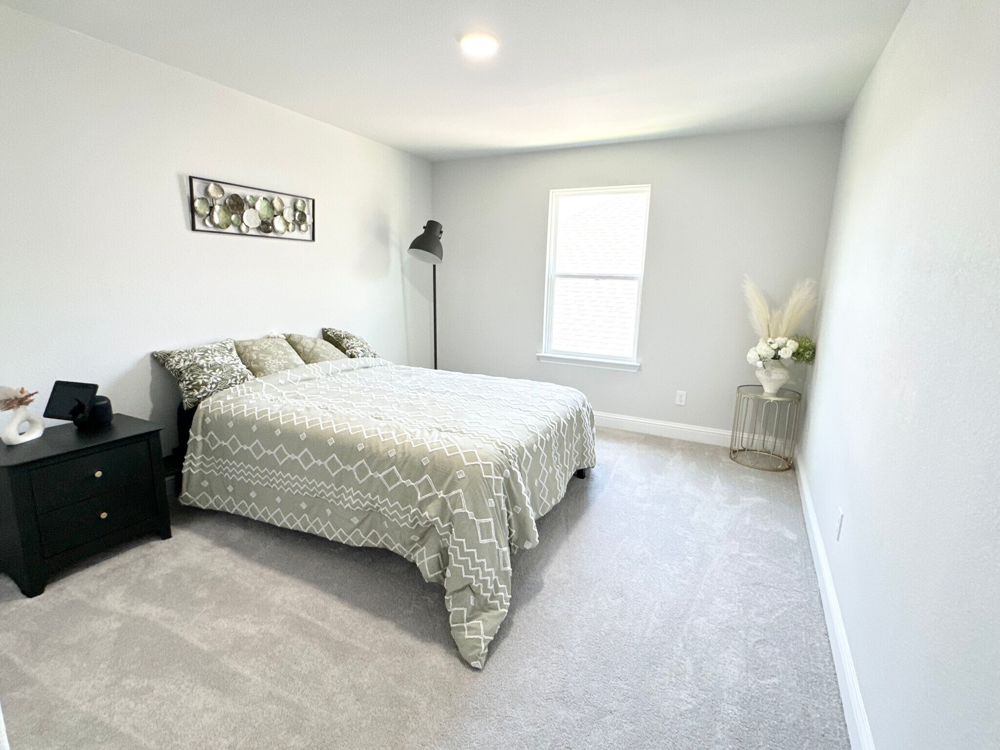 Building Photo - 2801 Riverview Rd