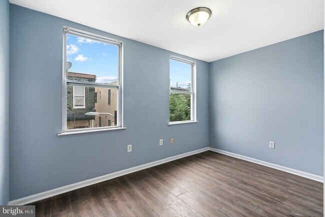 Building Photo - 2035 Watkins St