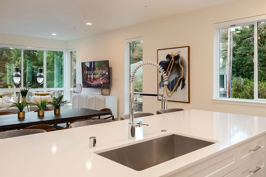 Building Photo - 9619 Thorsk St