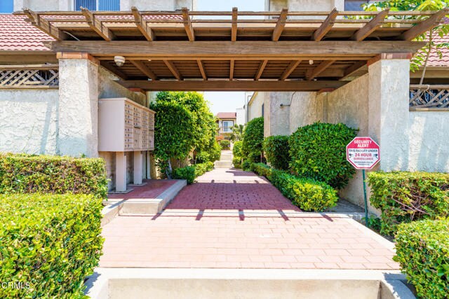 Building Photo - 522 S Ynez Ave