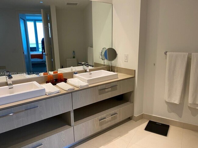 Building Photo - 4111 S Ocean Dr