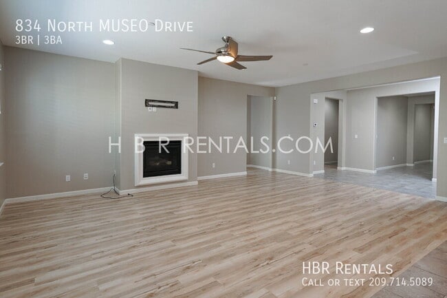 Building Photo - 834 N MUSEO Dr