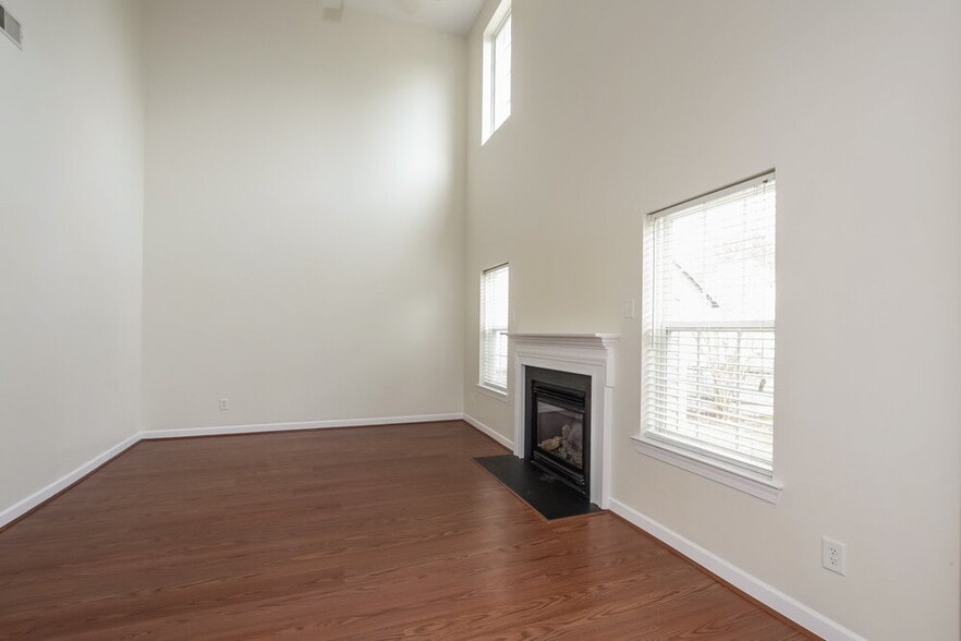 Building Photo - 539 Meredith Court