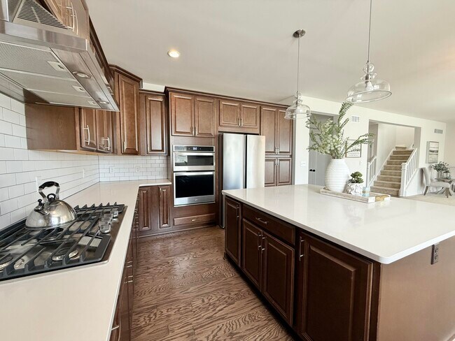 Building Photo - 6394 S Trailwoods Dr