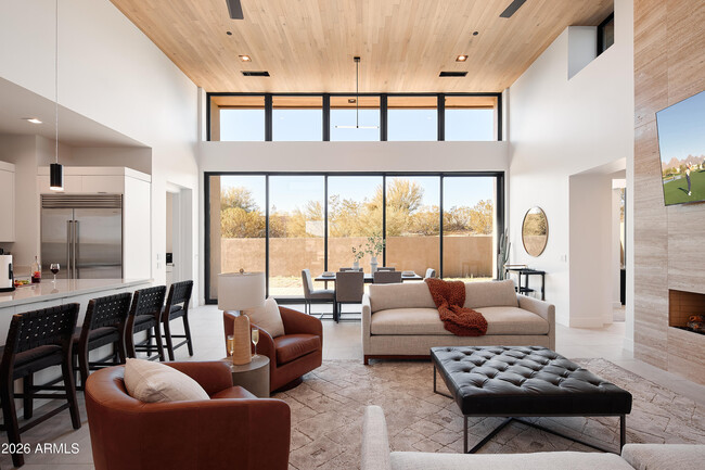 Building Photo - 10931 E Whitehorn Dr