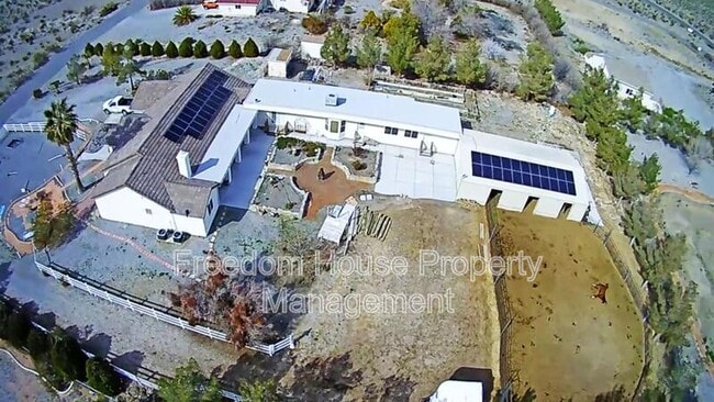 Building Photo - 5821 S Keomah St