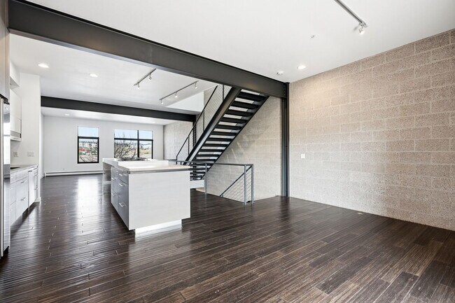 Building Photo - 11582 Colony Row