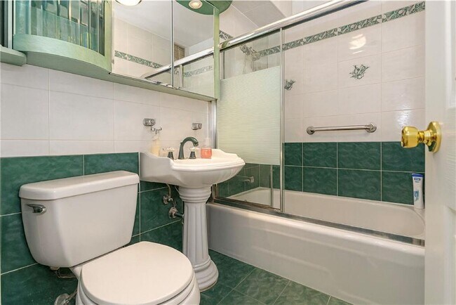 Building Photo - 50 Brighton 1st Rd