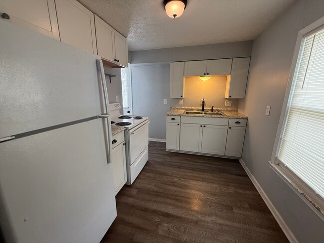 Building Photo - 140 W Union St