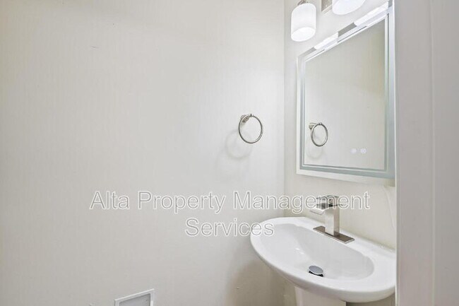 Building Photo - 1848 Willowood Dr