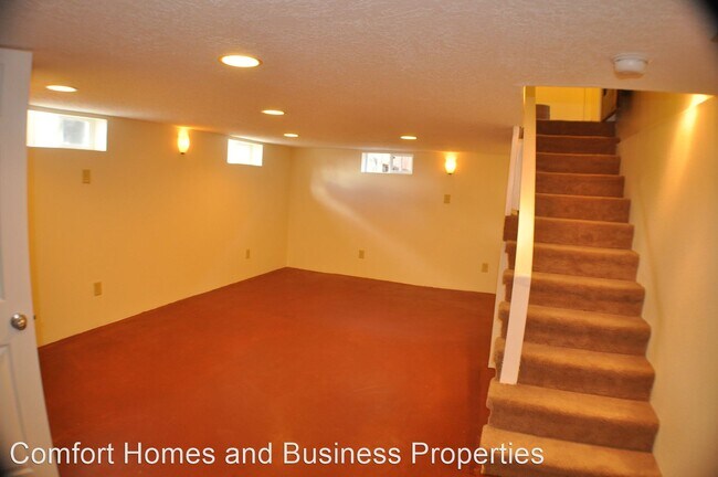 Building Photo - 4 br, 2 bath House - 201 Maple St NE