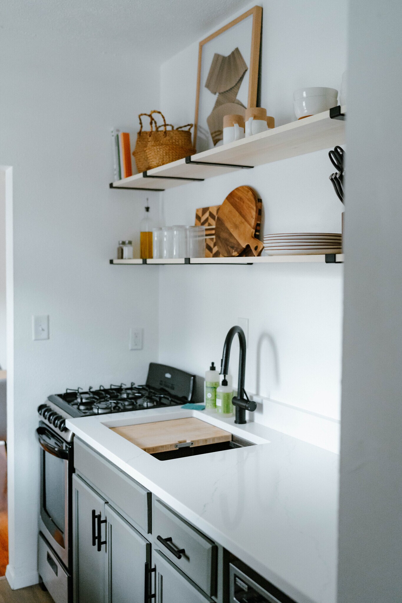 Building Photo - 711 S Phillips Ave