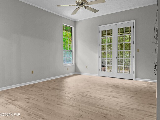 Building Photo - 216 Sundial St