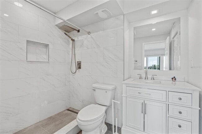 Building Photo - 51 Island Way