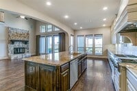 Building Photo - 631 Creekway Dr