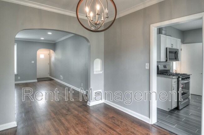 Building Photo - 6029 Poppleton Ave