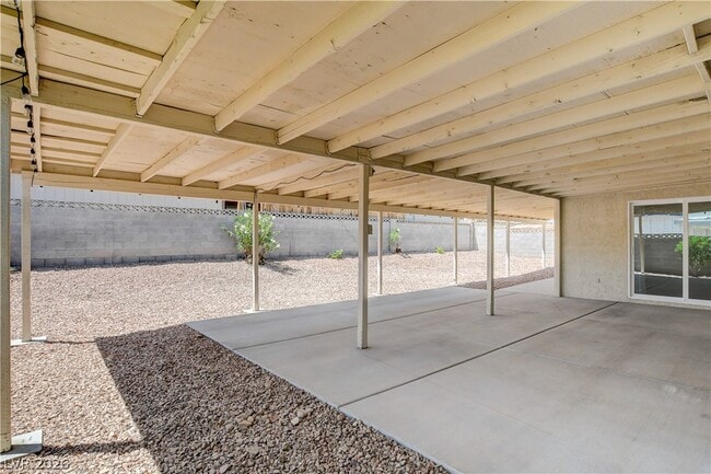 Building Photo - 2085 Wagonwheel Ave