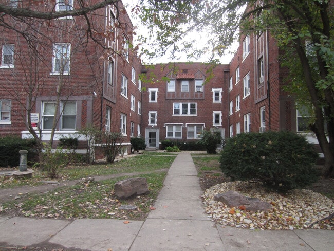 Primary Photo - 2805 Stratford Ave