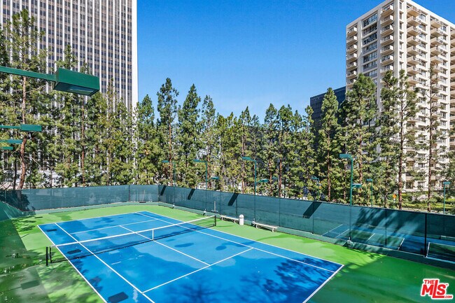 Building Photo - 2102 Century Park Ln