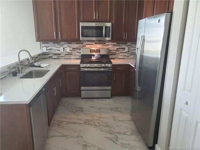 Building Photo - 11826 SW Oceanus Blvd