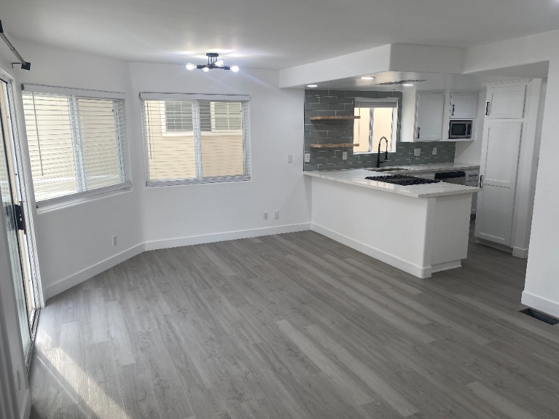 Building Photo - 213 Moonstone St