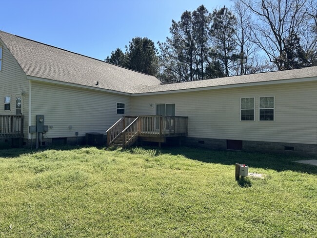 Building Photo - 103 Meadowview Rd