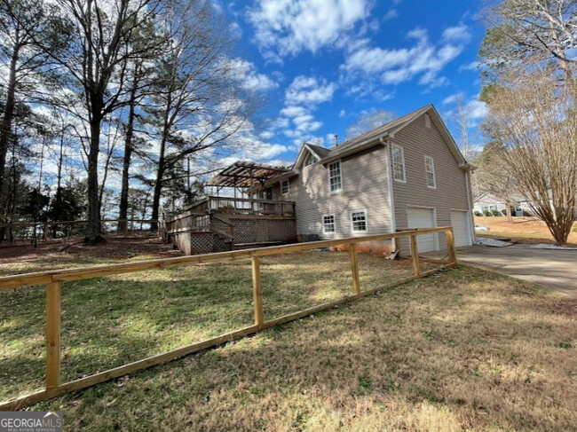 Building Photo - 20 Bonnie Ln