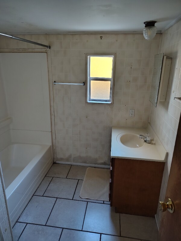 Building Photo - 120 SE Mink Gln