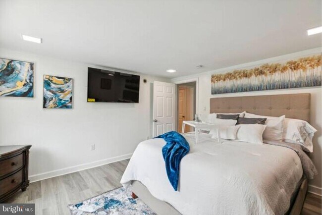 Building Photo - 311 Old Rodgers Rd