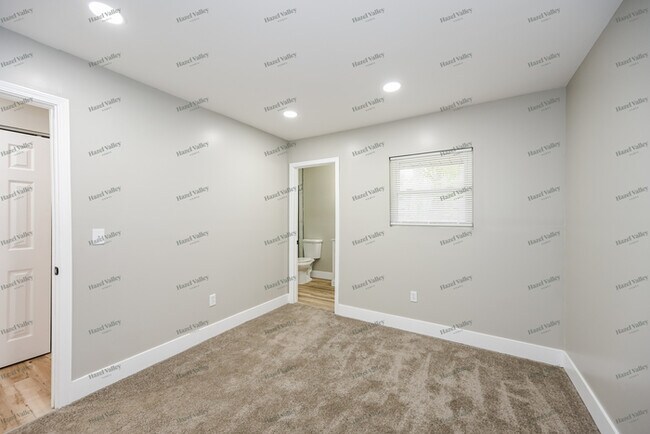 Building Photo - 1320 Ovid Ave