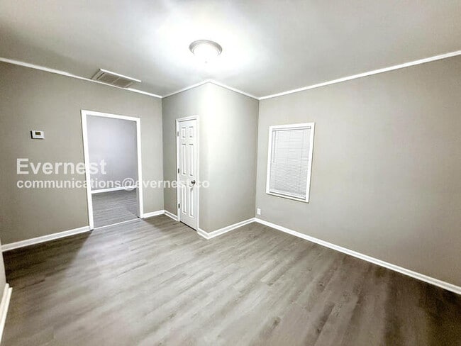 Building Photo - 3335 31st Pl N