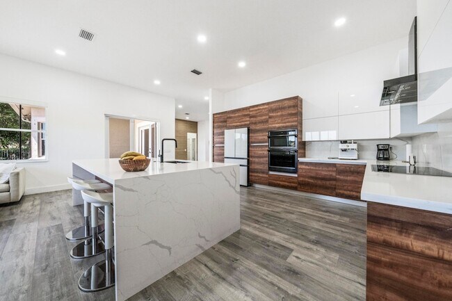 Building Photo - 1250 Placid Ct