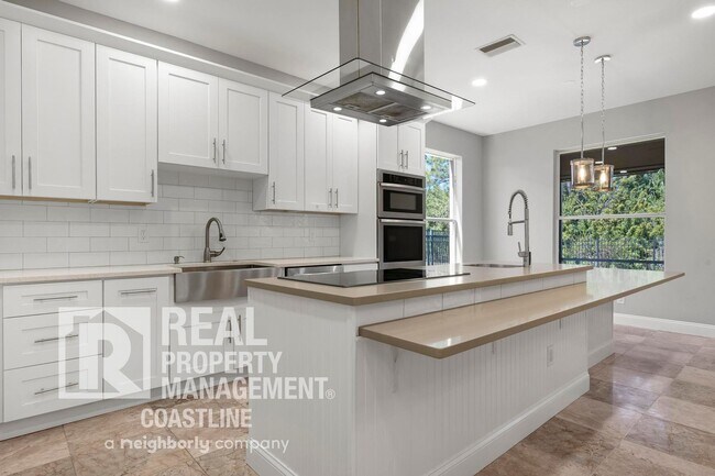 Building Photo - Discover North Port Luxury! 4BD 3.5BA - AVAILABLE NOW!