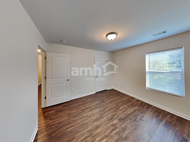 Building Photo - 110 Hayes Park Dr