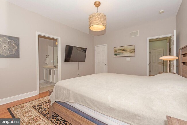 Building Photo - 18959 Gold Finch Cove