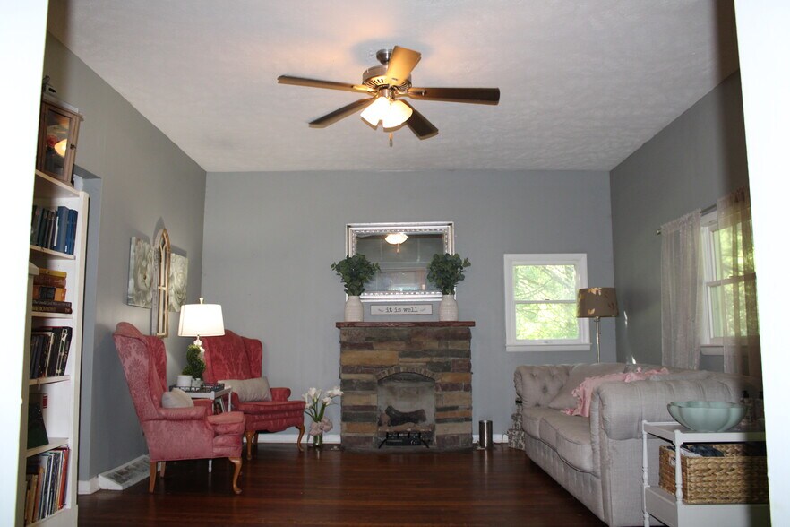 Living area with gas fireplace - 1215 Stonebrook Rd