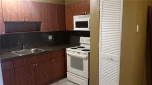 Building Photo - 7731 SW 10th Ct