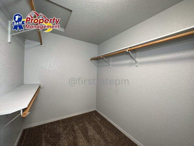 Building Photo - 3148 N Esquire Dr