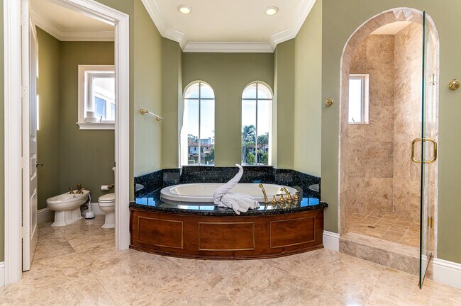 Building Photo - 580 Admirals Way