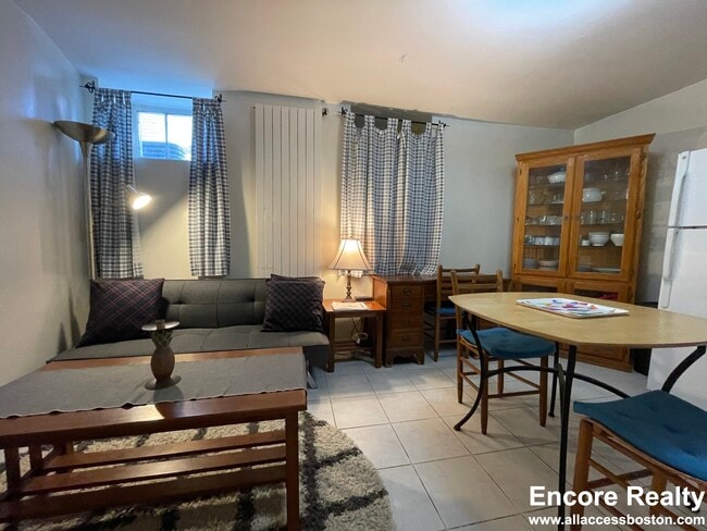 Building Photo - 56 Hobson St