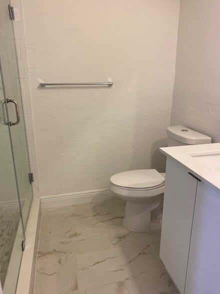 Bathroom - 6713 N Kendall Dr