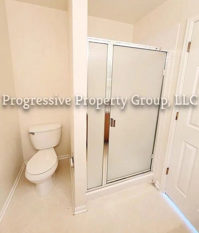 Building Photo - Beautiful 4-Bedroom Gem in the Heart of Briargate!