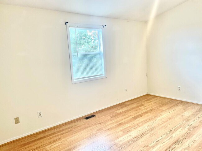 Building Photo - 7141 Margarets Ln