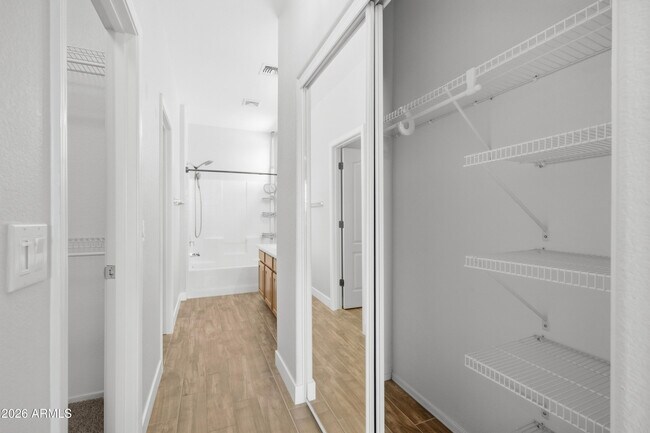 Building Photo - 4248 S Mariposa Dr
