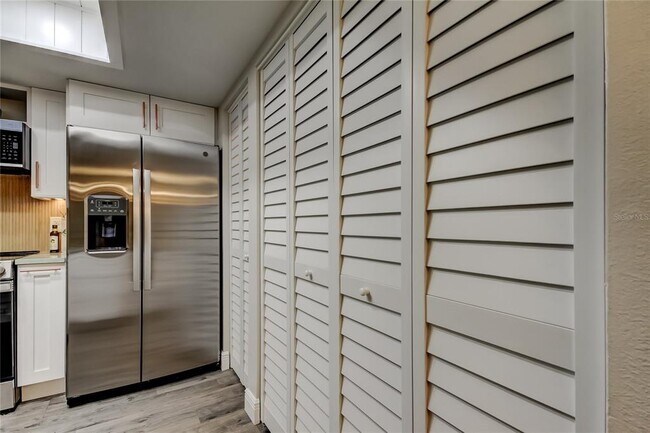 Building Photo - 2673 Sabal Springs Cir