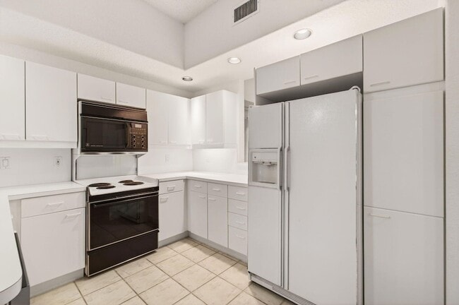 Building Photo - 2512 Coco Plum Blvd