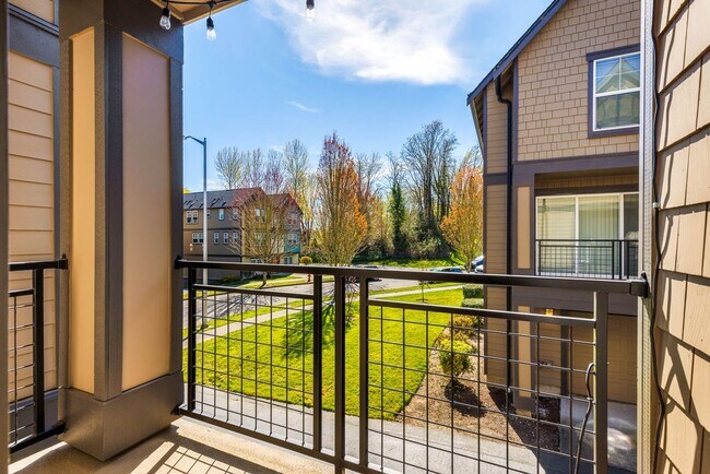 Building Photo - 7123 Shinkle Pl SW